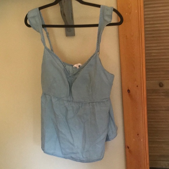 Tops - Cute denim top